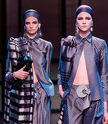 Armani Privé وماكياج متقن التفاصيل