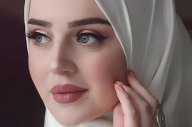 طريقة عمل مكياج بسيط للمحجبات