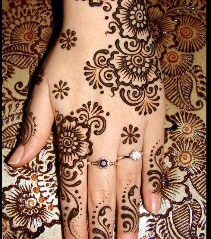 صور احلا نقشات حناء عروس