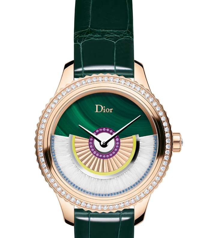 ساعة من مجموعة Dior VII Grand Bal coquette بمناسبة افتتاح متجر مجوهرات جديد في باريس