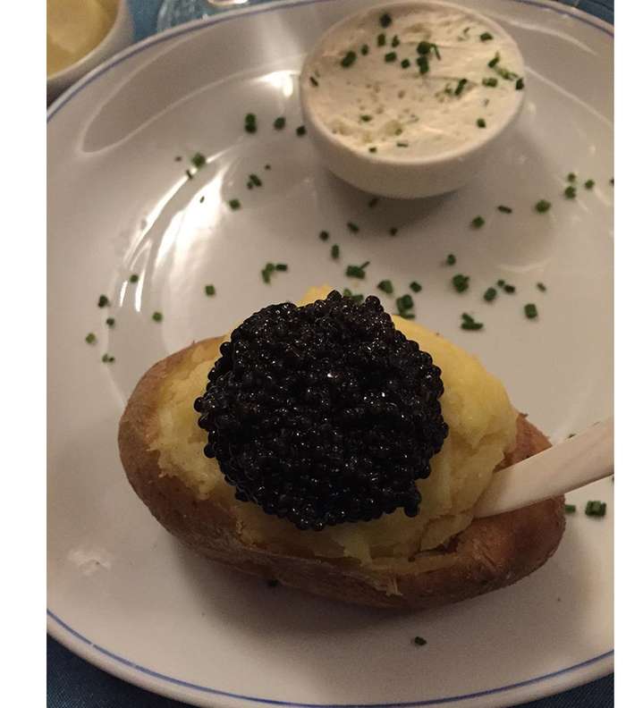 من الوجبات التي لا يمكنني مقاومتها لدى Caviar Kaspia في باريس