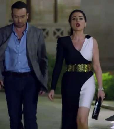 فساتين مي عز الدين بموضة المونوكروم في مسلسل الشك
