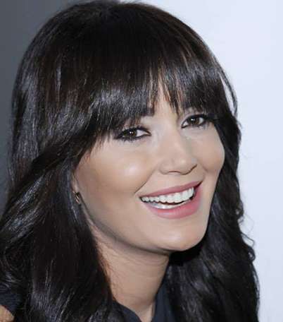 سيرين عبد النور تعتمد الغرّة مع المكياج الطبيعي