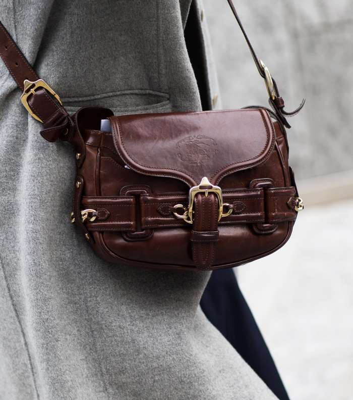 موضة حقائب الكتف Cross Body من شوارع ميلانو