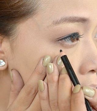 صور رسم العين بالكحل