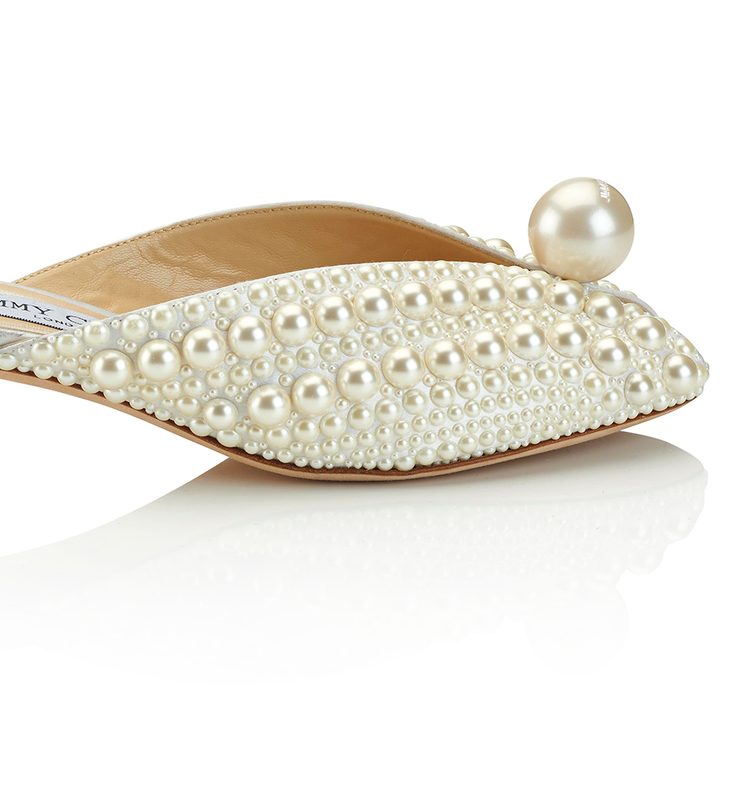 حذاء المول اللؤلؤ بكعب الـ Kitten Heels من جيمي شو