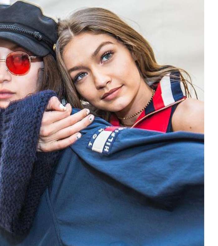 اجمل الازياء من مجموعة تومي هيلفيغر بالتعاون مع جيجي حديد لصيف 2017