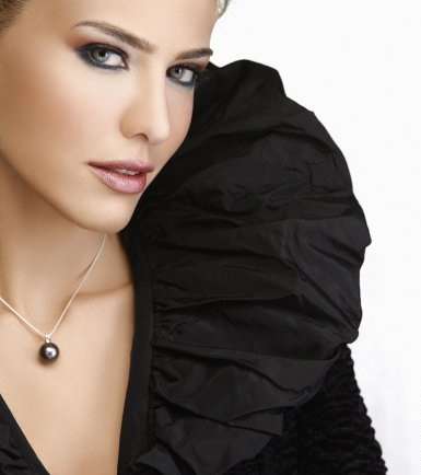 خطوط ابتكاريّة فريدة في مكياج نبيل مخول