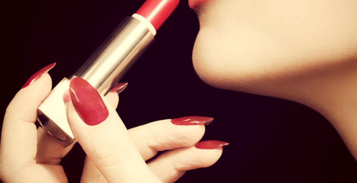 رقمٌ خيالي تنفقه كل إمرأة في حياتها على أحمر الشفاه!
