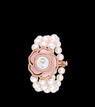 لاطلالة انيقة وفخمة، اليك ساعة CHANEL بسوار اللؤلؤ