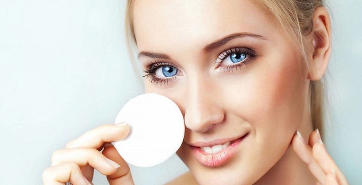 خصائص مناديل جونسون للمكياج