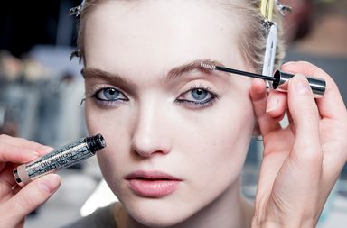 صورٌ حصريّة لياسمينة من ماكياج Dior لربيع وصيف 2019 في باريس