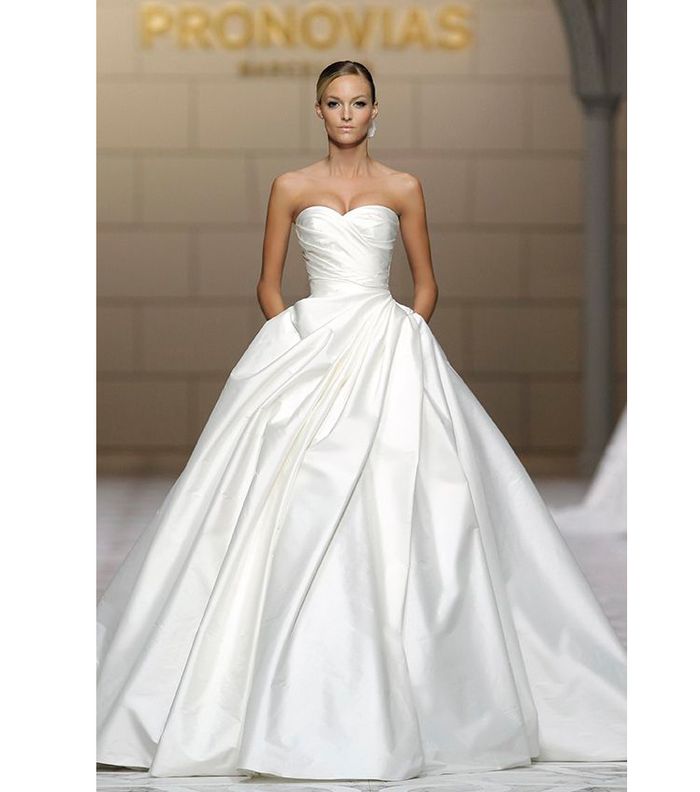 موديلات فساتين عرس