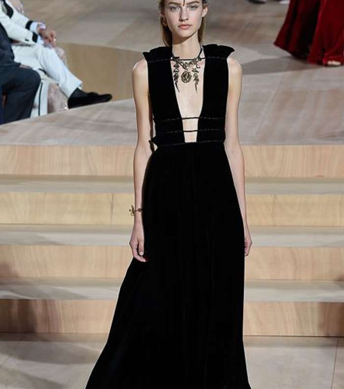 تألقي بفساتين مخمل 2016 من أشهر دور الأزياء