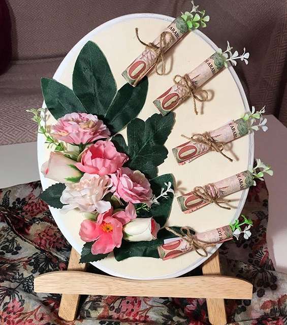 صور هديه فلوس للعروس