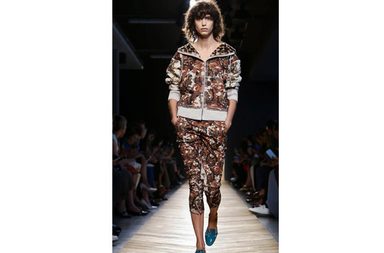 عرض ازياء بوتيغا فينيتا لصيف 2016 من اسبوع الموضة في ميلانو