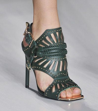 حذاء رائع التصميم من مجموعة Marissa Webb