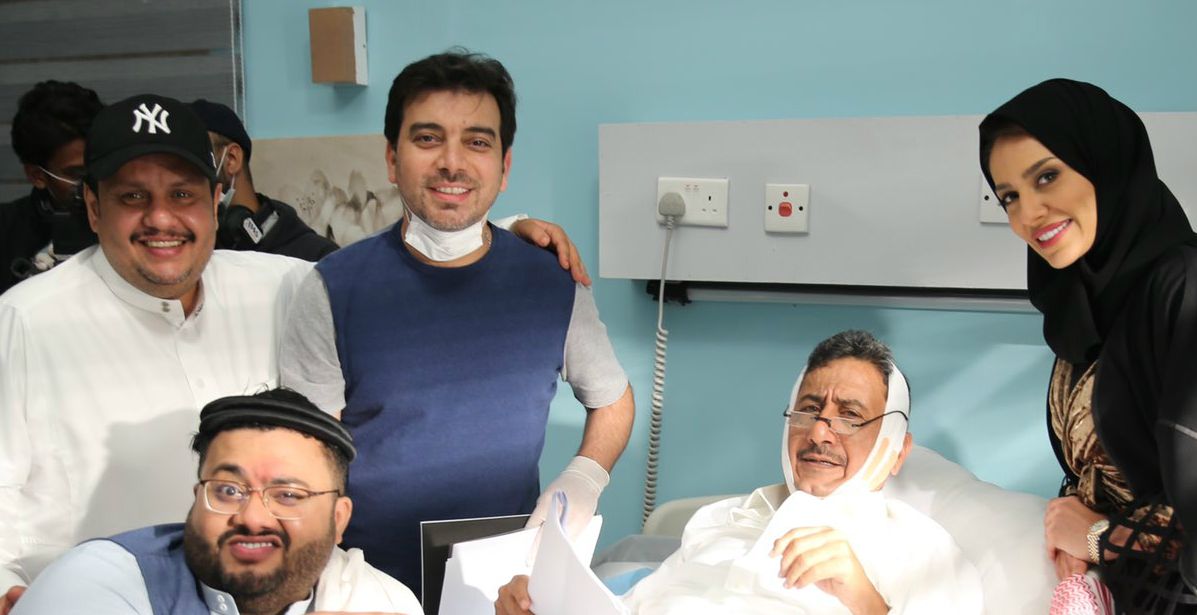 الفنان ناصر القصبي برفقة ممثلين مخرج 7 أثناء التصوير 