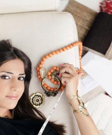 مصمّمة الأزياء الإماراتيّة عائشة رمضان