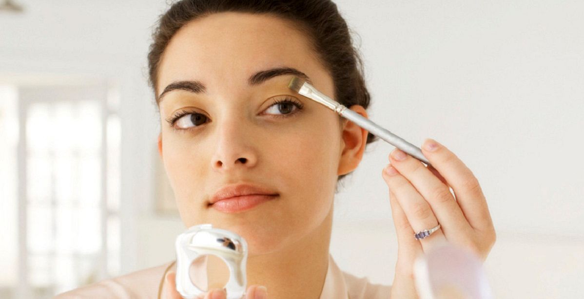أخطاء بسيطة تفسد ماكياجك اليومي... تجنبيها