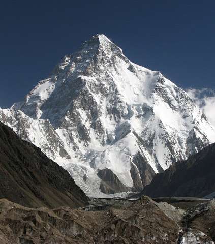 جبل k2 في باكستان، ثاني أعلى قمّة في العالم بعد افيرست. 