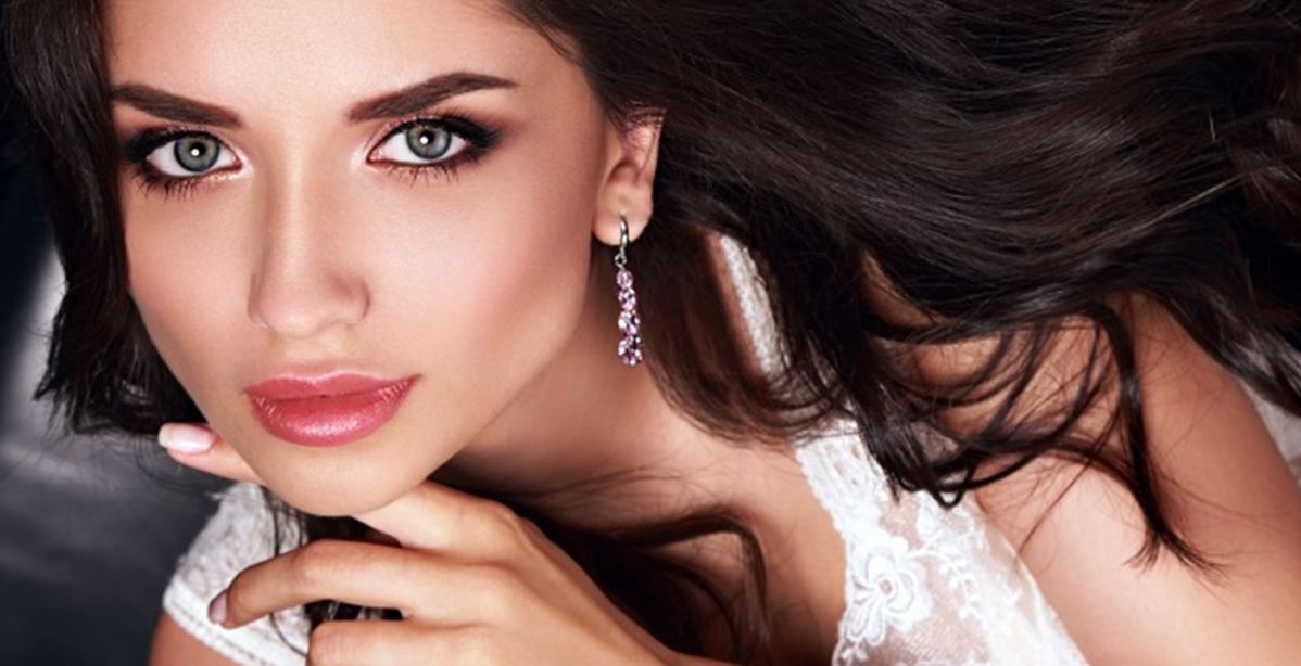 حيلة في مكياج الحواجب تكبر رسمة العين من دون أن تعلمي