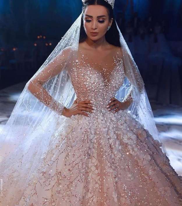 صور اجمل فساتين زفاف مطرزة بالكريستال