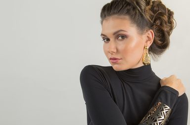 خطوات مكياج وردي ناعم للعيد من فادي قطايا 
