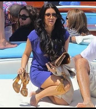 Kim-Kardashian-gucci-bag-14-06-2011