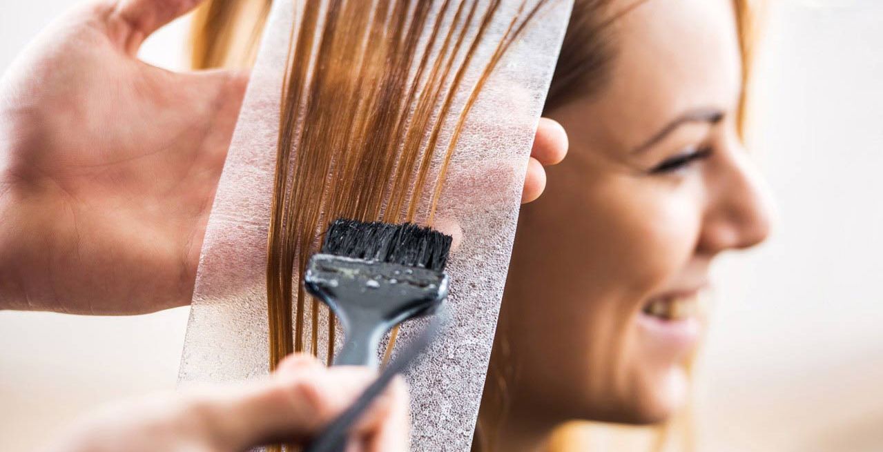 افضل طريقة صبغ الشعر باللون الاشقر الرمادي