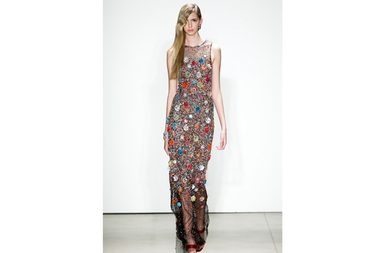 اكتشفي ازياء جيني بيكهام لشتاء 2017 من نيويورك