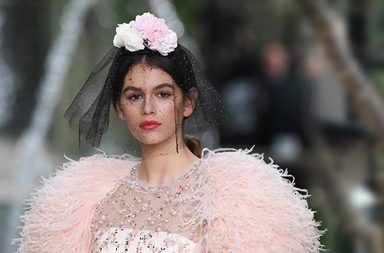 أبرز صيحات ماكياج وشعر أسبوع الهوت كوتور في باريس لربيع وصيف 2018