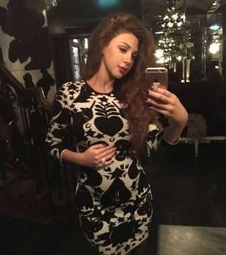 موديلات فساتين مريام فارس انستقرام