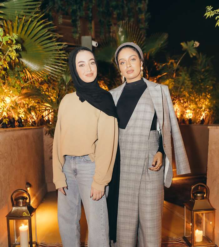 المدونة لينا الغوطي برقفة سوفيا غودسون في حفل عشاء Net-a- Porter