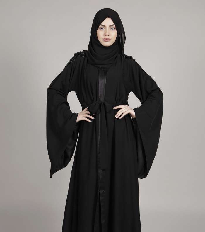 صور احدث موضة عبايات سوداء