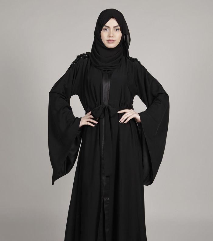 صور احدث موضة عبايات سوداء
