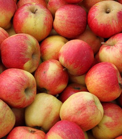 التفاح الأخضر لترطيب البشرة 