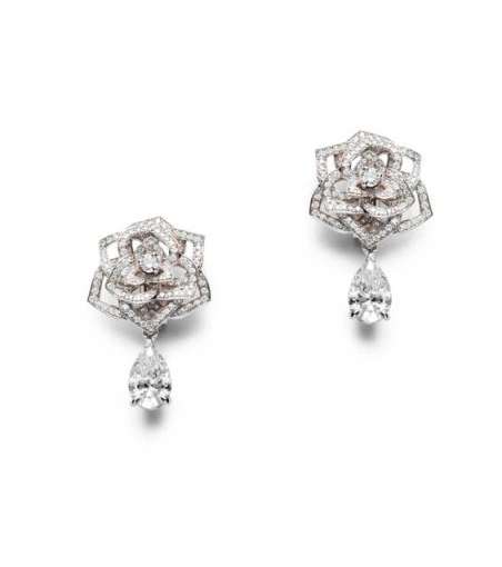 زوج من الأقراط بتوقيع Piaget