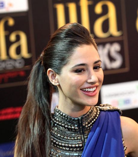 تسريحة ذيل الحصان مع بف بالصور