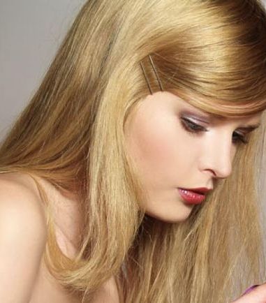 تسريحة شعر بسيطة وسهلة تناسب اطلالتك