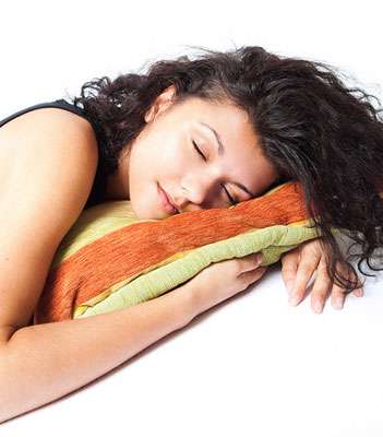 الحصول على قسط كبير وواف من النوم قبل الزفاف يؤكد حصولك على إطلالة ناجحة