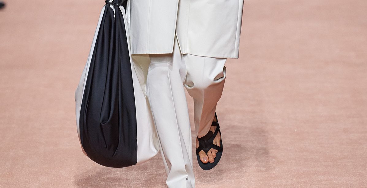 تصاميم حقائب كبيرة تستفيدين منها خلال العزل المنزلي