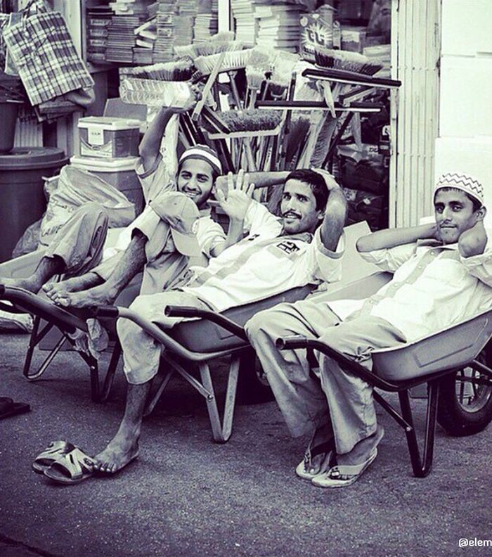 صورة العمال في دبي