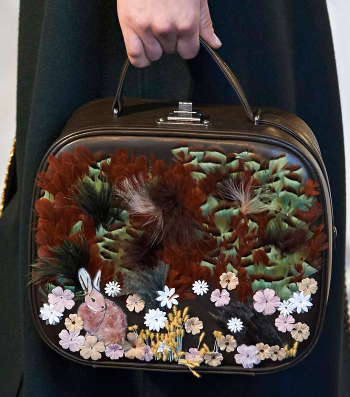 اجمل الشنط من توقيع CHANEL من مجموعة Metiers D'art 2015