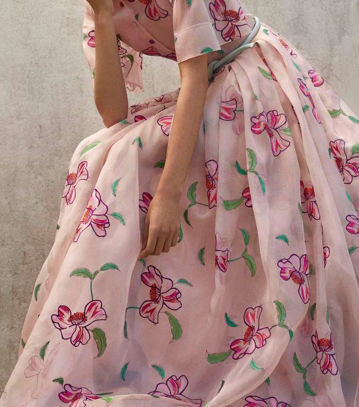 فساتين التول المطبعة بالازهار وباسلوب الفستان من كارولينا هيريرا Resort 2018