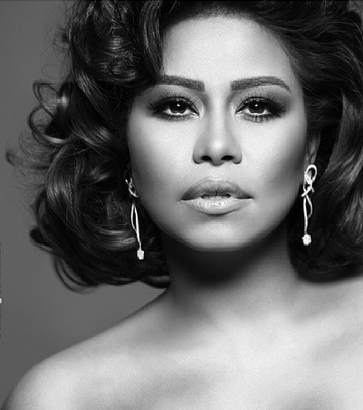 تألّق شيرين عبد الوهاب بماكياج هالة عجم