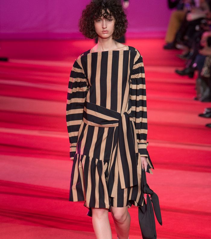 صور موديلات فساتين ٢٠١٨ سهره