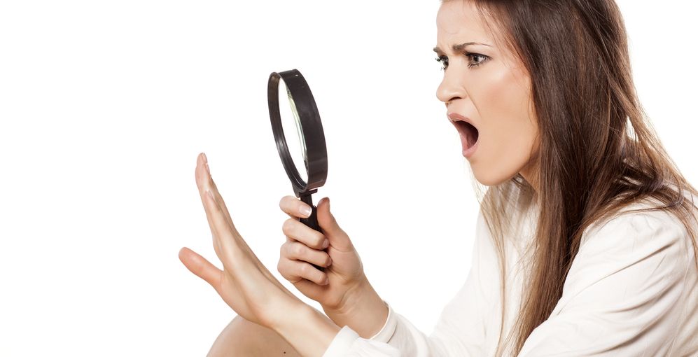 4 حيل غريبة لحماية أظافرك من التكسر والتشقق! 