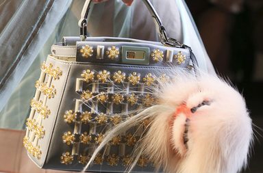 بالصور، اليك موضة الشنط المطرزة لصيف 2015