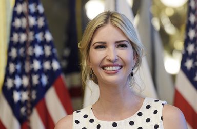 صورة إيفانكا ترامب منذ 21 عاماً تعكس جنوناً في اختيارها لصيحات الجمال